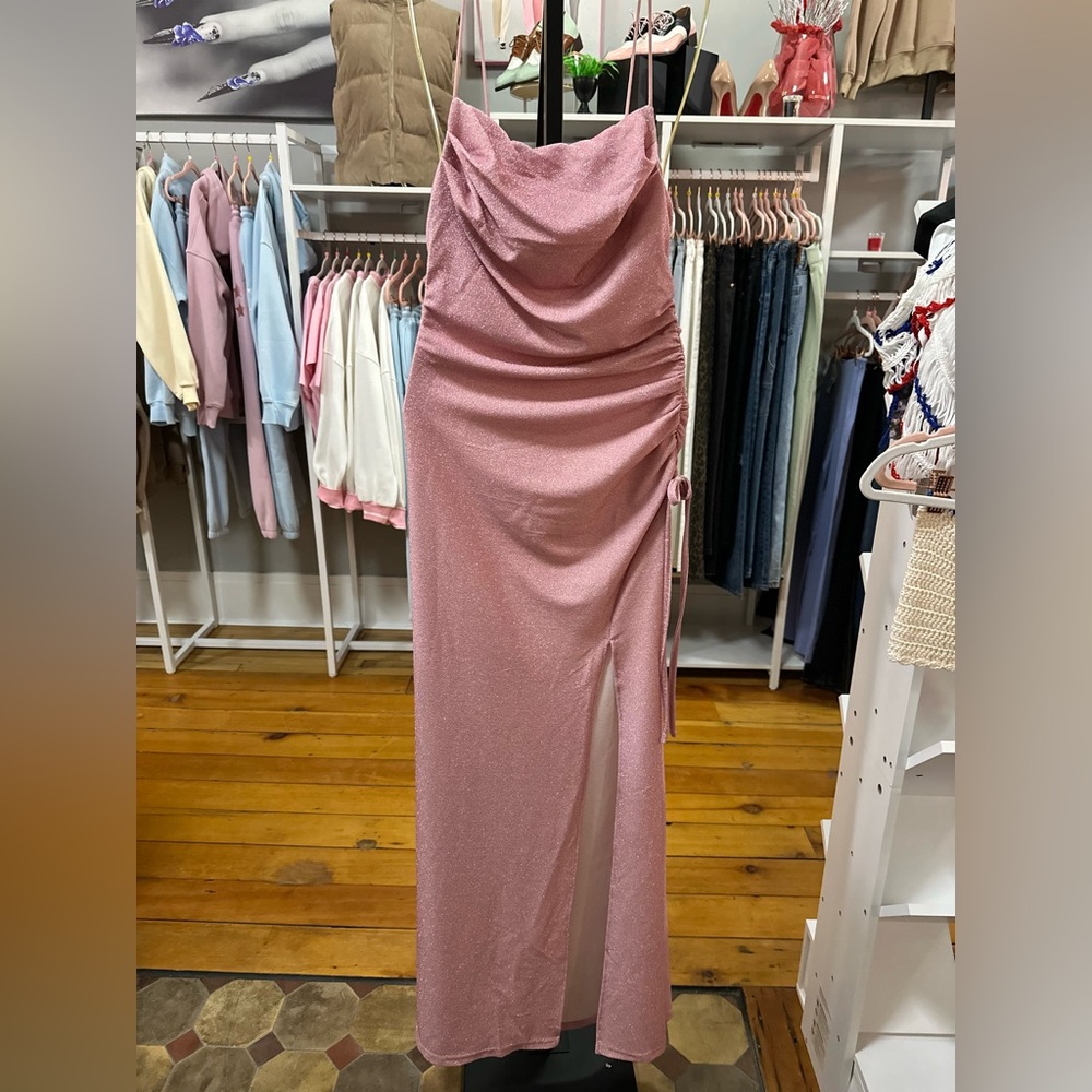 🍀3/$30 Pink Sleeveless Ruched Dress with Slit - Picture 2 of 10
